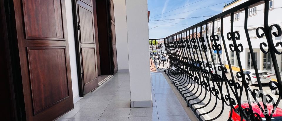 House T3 in Almeirim of 226 m²