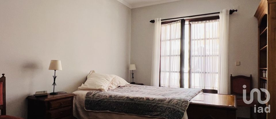 House T3 in Almeirim of 226 m²