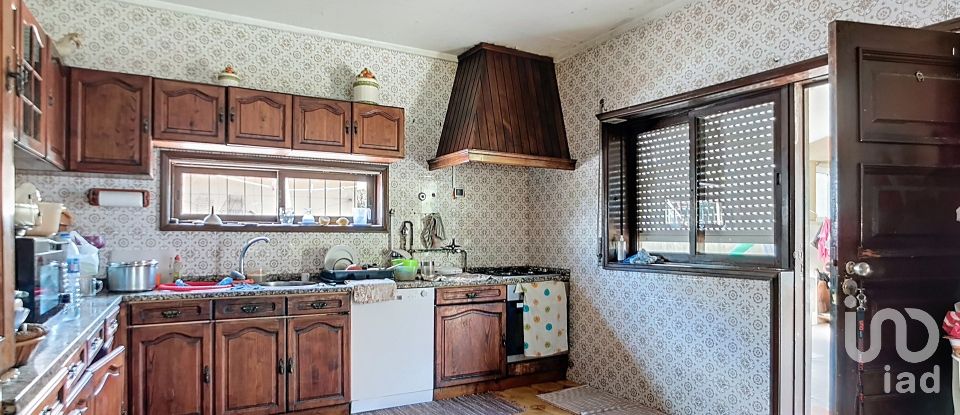 House T6 in São joão da madeira of 216 m²