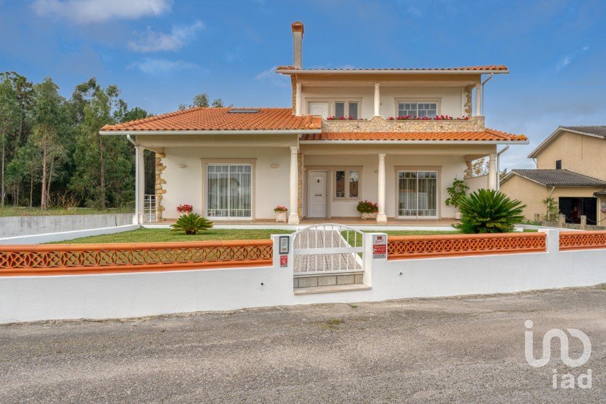 House T4 in Monte Real e Carvide of 356 m²