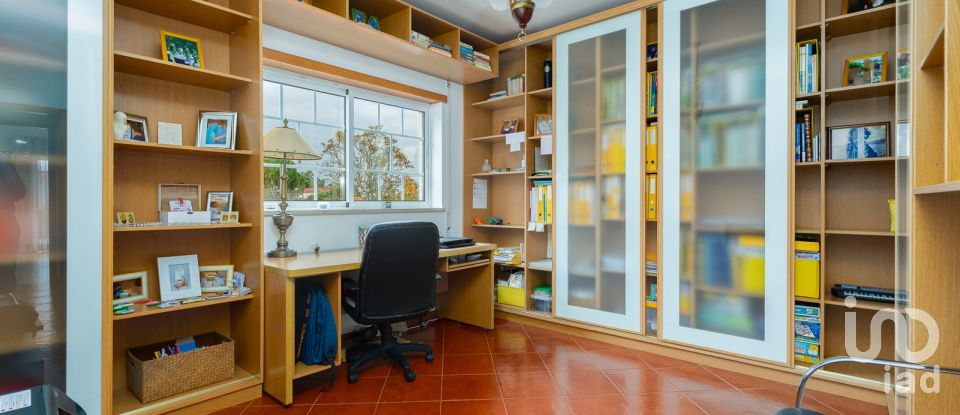 House T4 in Monte Real e Carvide of 356 m²