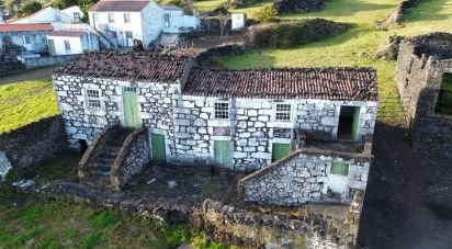 Maison T0 à São Caetano de 254 m²