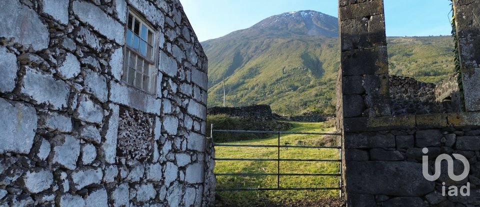 Maison T0 à São Caetano de 254 m²