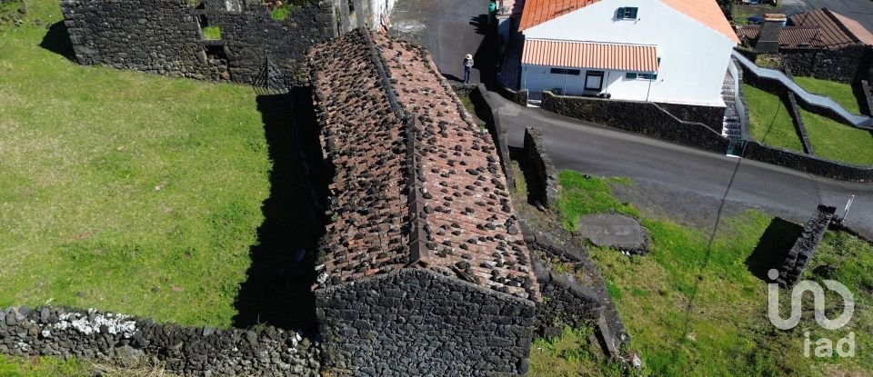 Maison T0 à São Caetano de 254 m²