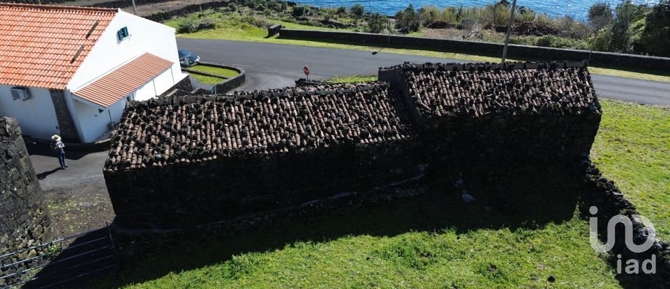 Maison T0 à São Caetano de 254 m²