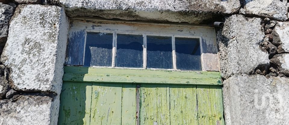 Maison T0 à São Caetano de 254 m²