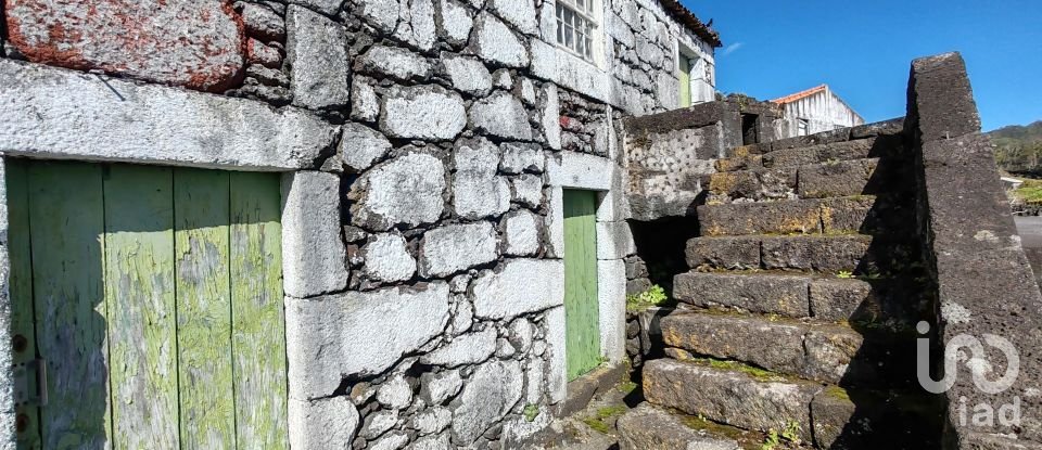 Maison T0 à São Caetano de 254 m²