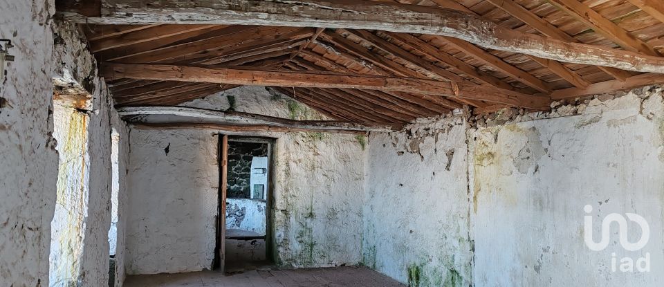 Maison T0 à São Caetano de 254 m²