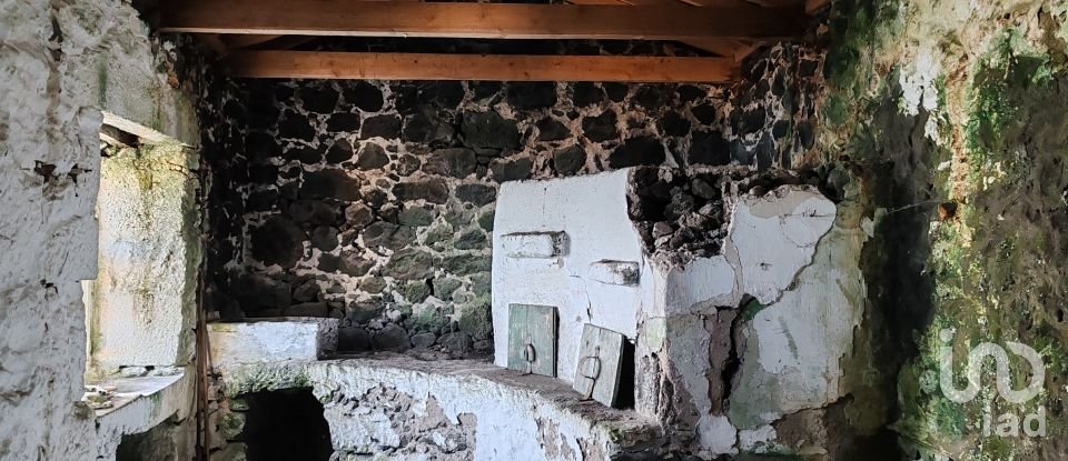 Maison T0 à São Caetano de 254 m²