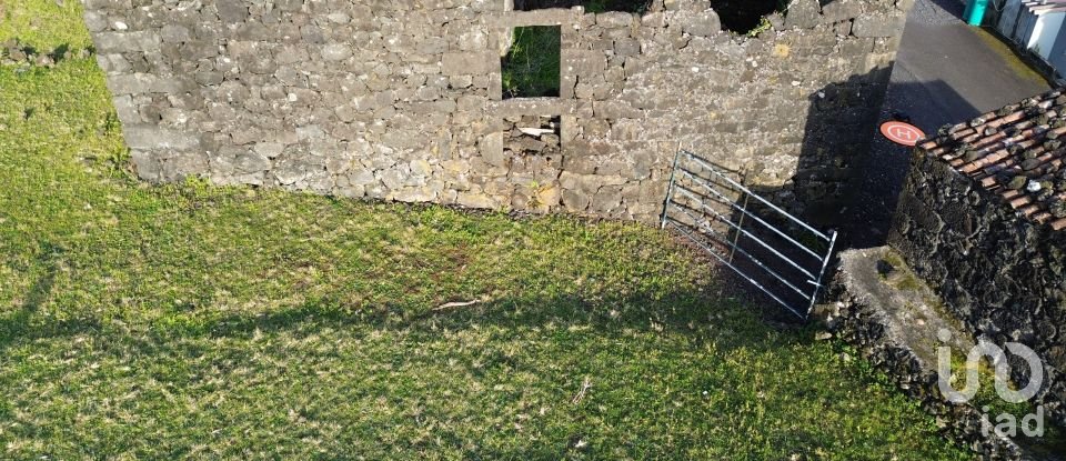 Maison T0 à São Caetano de 254 m²