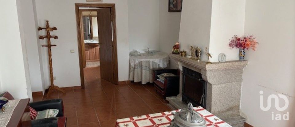 House T5 in Vila de Ala of 206 m²