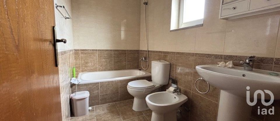 House T5 in Vila de Ala of 206 m²