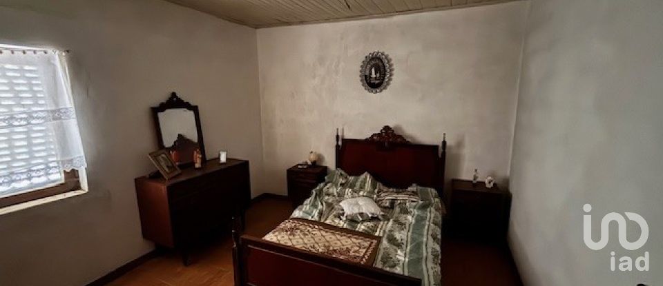 House T5 in Vila de Ala of 206 m²