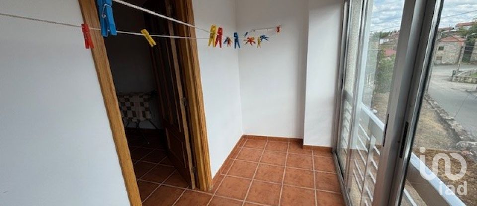 House T5 in Vila de Ala of 206 m²