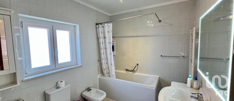 Maison traditionnelle T4 à Serra d'El-Rei de 179 m²