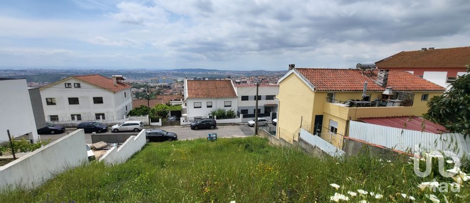 Terrain à Ramada e Caneças de 451 m²
