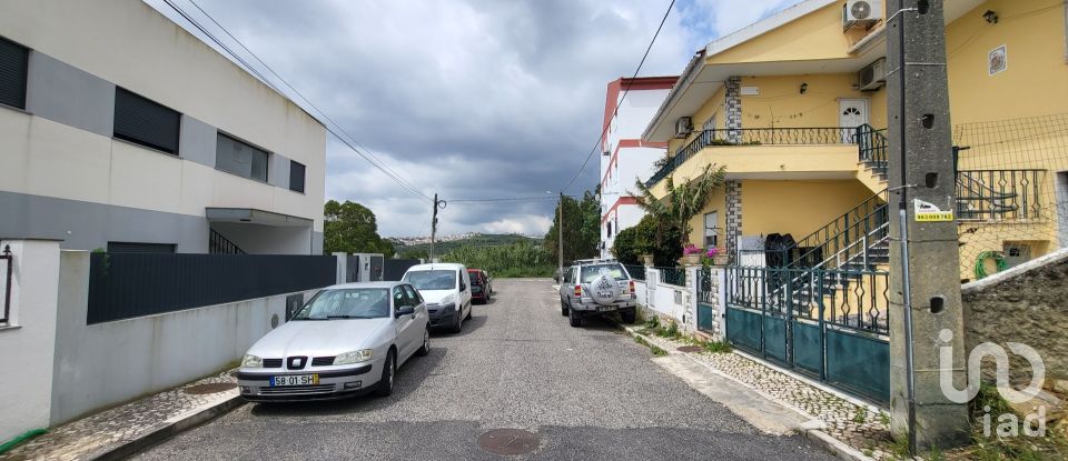 Terrain à Ramada e Caneças de 451 m²