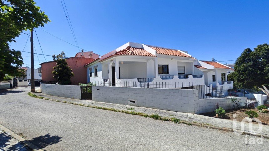 House T6 in Estômbar e Parchal of 204 m²