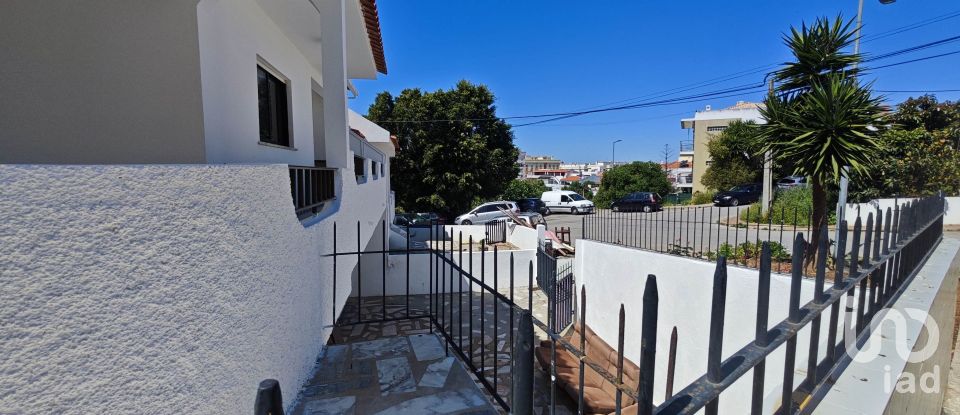 House T6 in Estômbar e Parchal of 204 m²