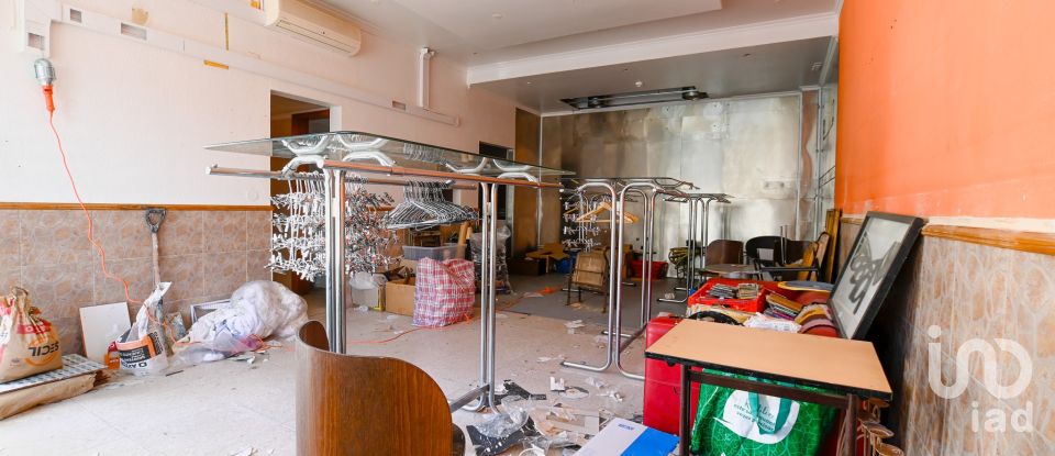 Shop / premises commercial in Barcarena of 100 m²