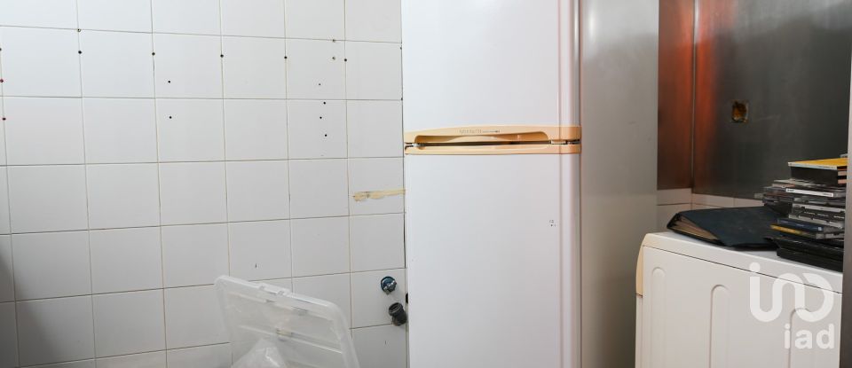 Shop / premises commercial in Barcarena of 100 m²