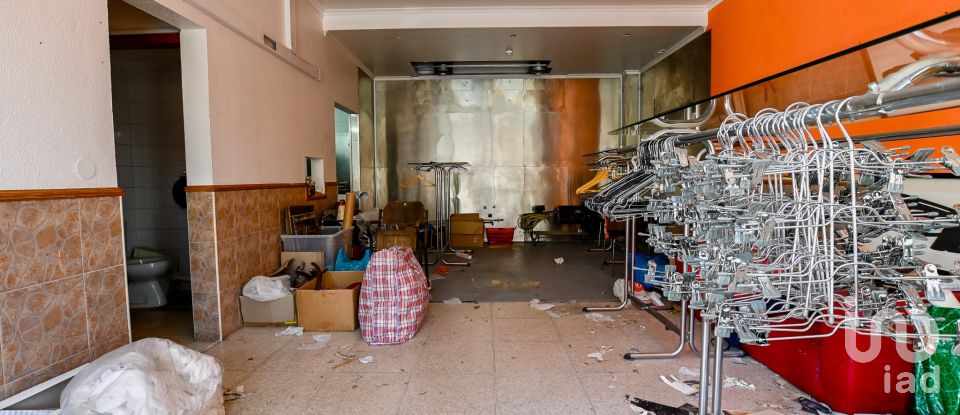 Shop / premises commercial in Barcarena of 100 m²