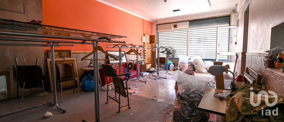 Shop / premises commercial in Barcarena of 100 m²