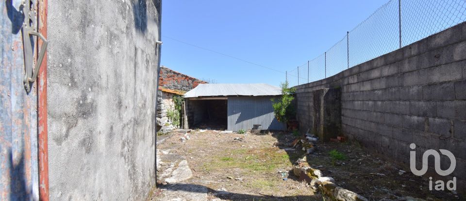 Casa tradicional T3 em São Miguel, Santa Eufémia e Rabaçal de 272 m²