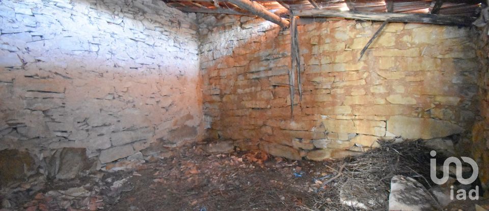 Casa tradicional T3 em São Miguel, Santa Eufémia e Rabaçal de 272 m²