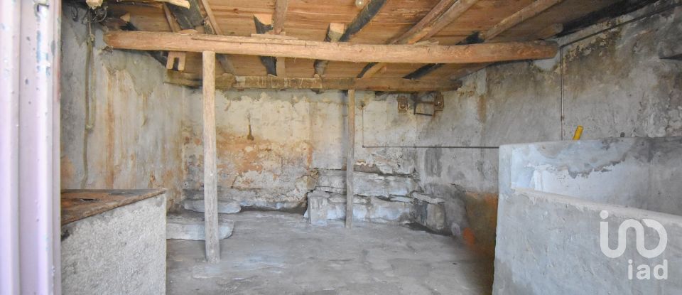 Casa tradicional T3 em São Miguel, Santa Eufémia e Rabaçal de 272 m²