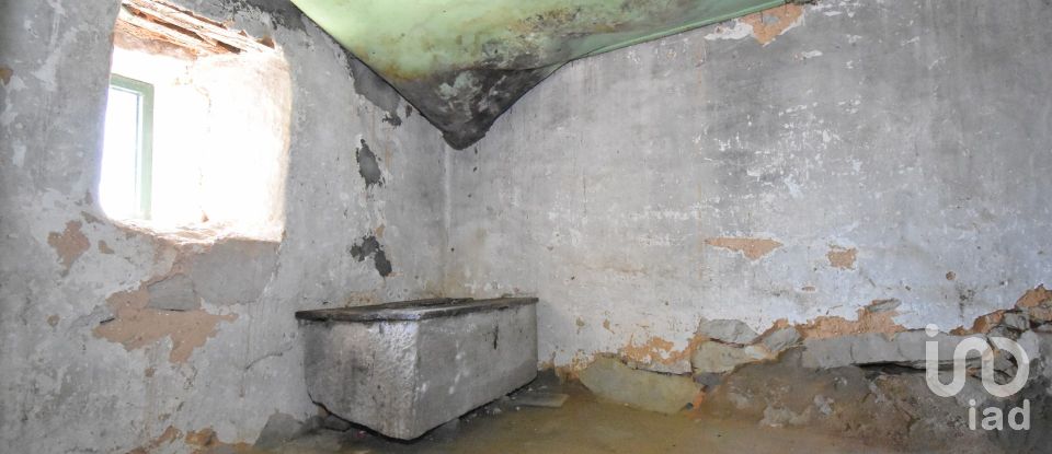 Casa tradicional T3 em São Miguel, Santa Eufémia e Rabaçal de 272 m²