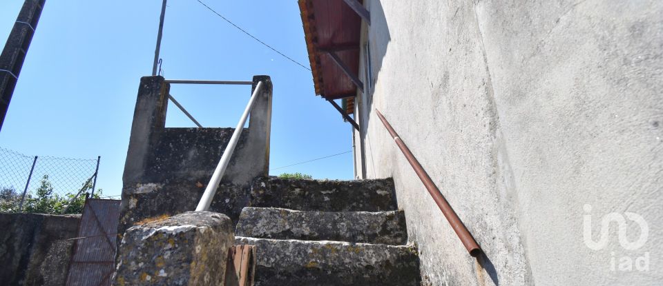 Casa tradicional T3 em São Miguel, Santa Eufémia e Rabaçal de 272 m²