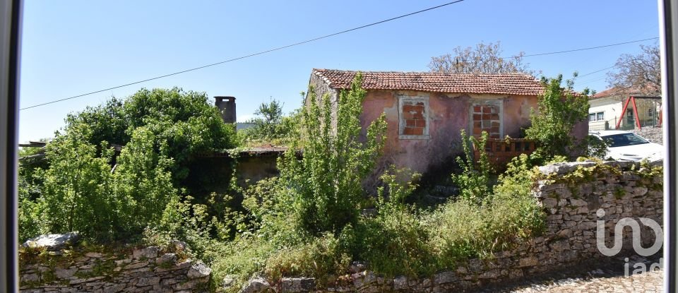 Casa tradicional T3 em São Miguel, Santa Eufémia e Rabaçal de 272 m²