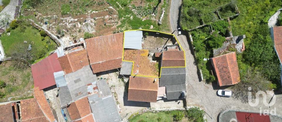 Casa tradicional T3 em São Miguel, Santa Eufémia e Rabaçal de 272 m²