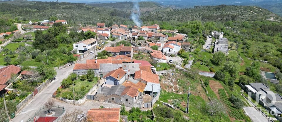 Casa tradicional T3 em São Miguel, Santa Eufémia e Rabaçal de 272 m²