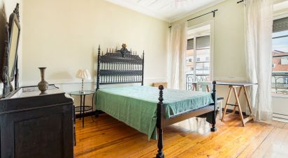 Apartment T5 in Misericórdia of 75 m²