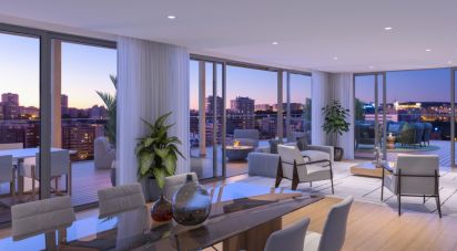 Apartment T4 in Algés, Linda-a-Velha e Cruz Quebrada-Dafundo of 228 m²