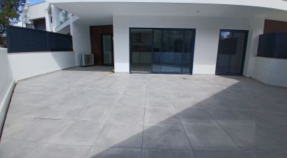 Apartment T3 in Faro (Sé e São Pedro) of 148 m²