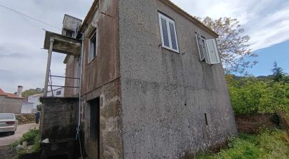 Maison rustique T2 à Chaviães e Paços de 140 m²