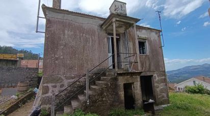 Maison rustique T2 à Chaviães e Paços de 140 m²