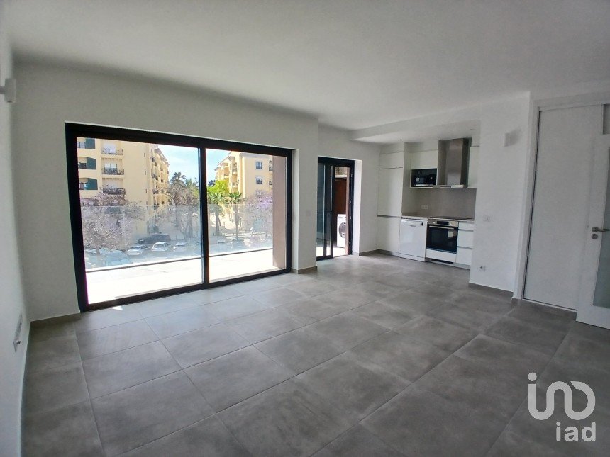 Apartment T2 in Faro (Sé e São Pedro) of 119 m²