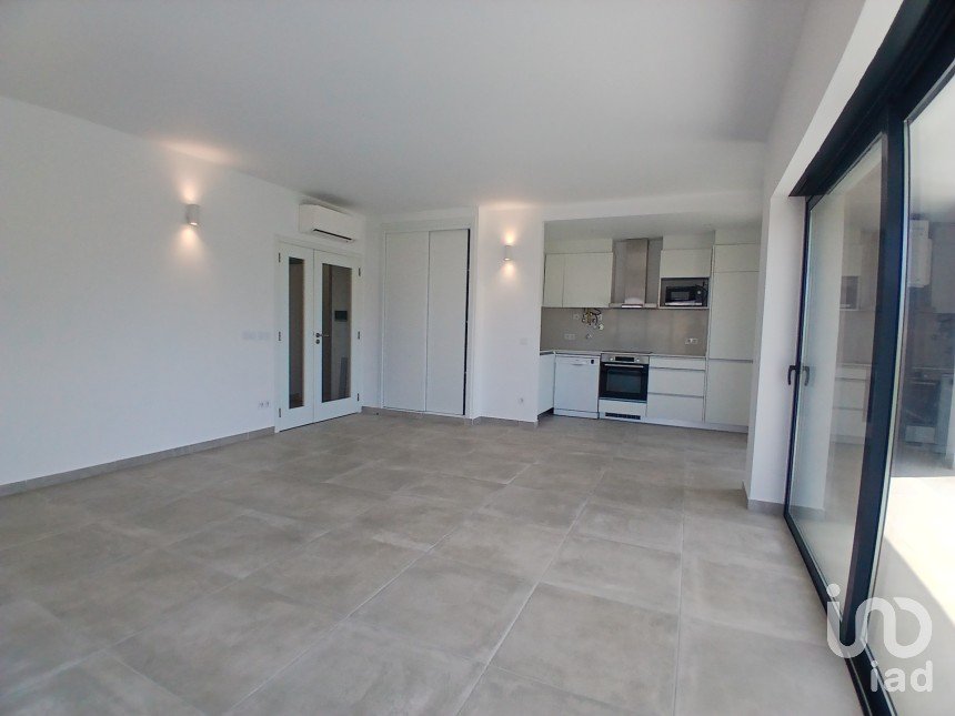 Apartment T2 in Faro (Sé e São Pedro) of 120 m²