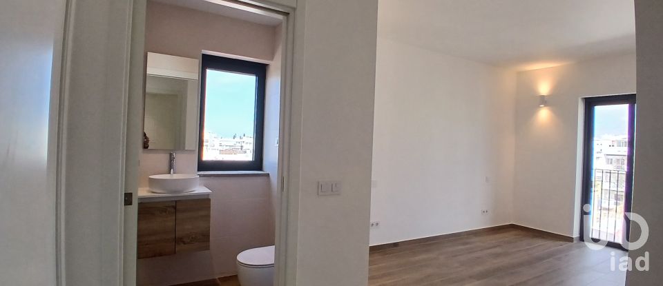 Apartment T2 in Faro (Sé e São Pedro) of 120 m²