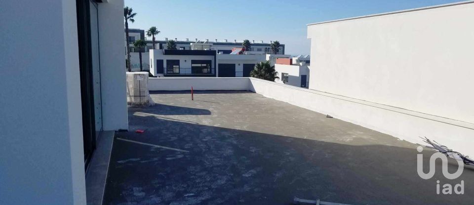 Maison T3 à Lourinhã e Atalaia de 231 m²