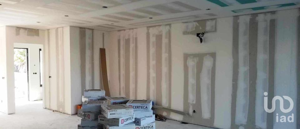 Maison T3 à Lourinhã e Atalaia de 231 m²