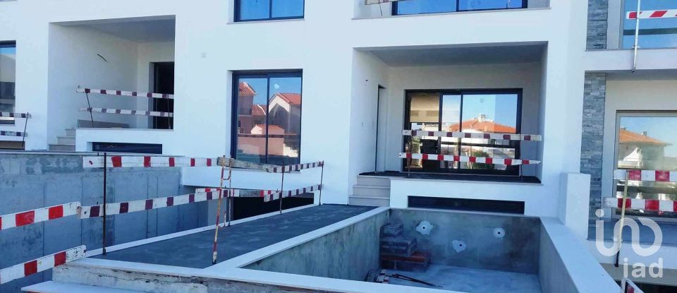 Maison T3 à Lourinhã e Atalaia de 231 m²