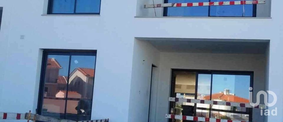 Maison T3 à Lourinhã e Atalaia de 231 m²