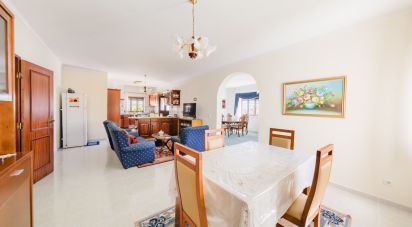 Maison traditionnelle T6 à Foz do Arelho de 374 m²