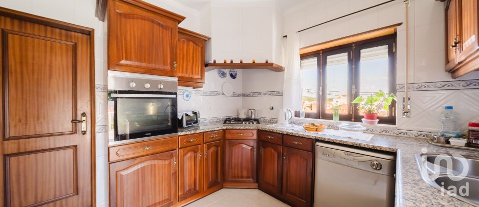 Traditional house T6 in Foz do Arelho of 374 m²