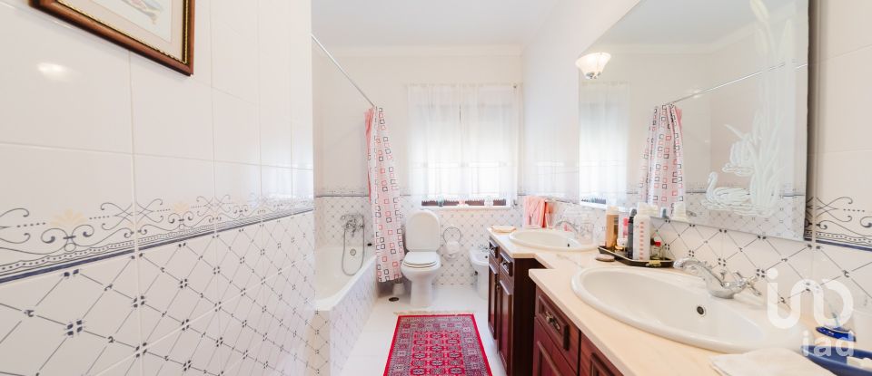 Traditional house T6 in Foz do Arelho of 374 m²